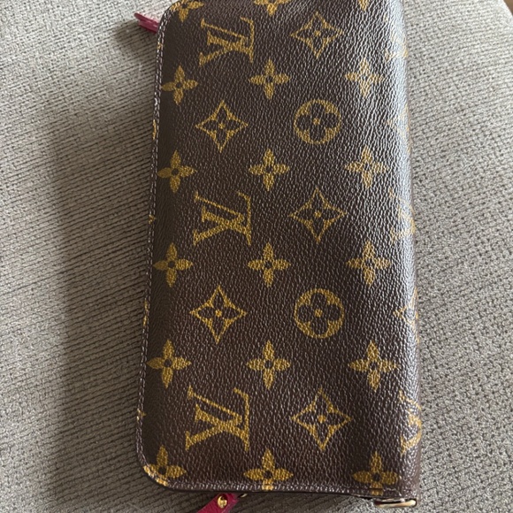 Luis Vuitton wallet - Picture 2 of 5